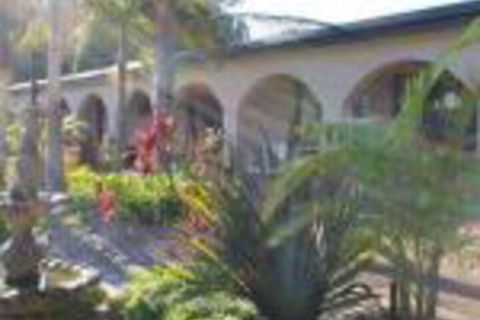 Batemans Bay Manor - Hervey Bay Accommodation 0