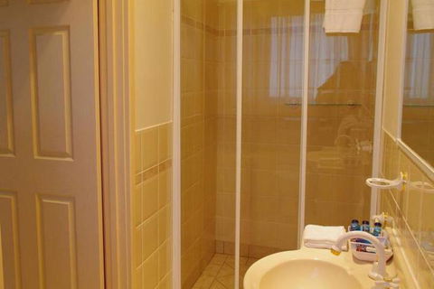 Batemans Bay Manor - Hervey Bay Accommodation 2