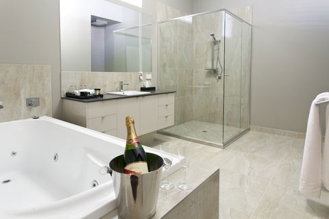 Ballarat Premier Apartments - Hervey Bay Accommodation 6