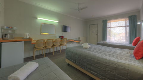 Alluna Motel - Hervey Bay Accommodation 1