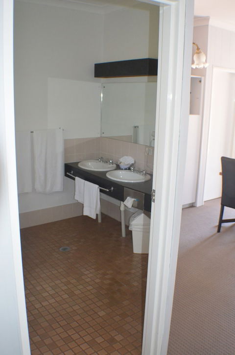 Deer Park Motor Inn - Hervey Bay Accommodation 5