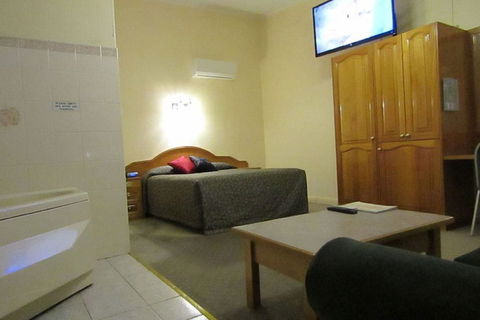 Glenelg Motel - Hervey Bay Accommodation 7