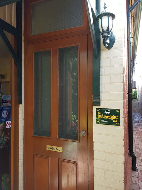 Water Bay Villa Bed And Breakfast - Hervey Bay Accommodation 2