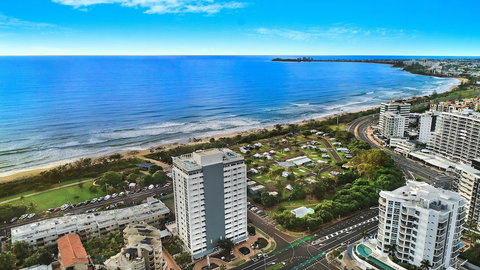 Elouera Tower Beachfront Apartments - Hervey Bay Accommodation 1