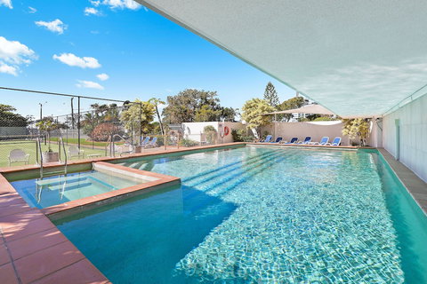 Elouera Tower Beachfront Apartments - Hervey Bay Accommodation 4