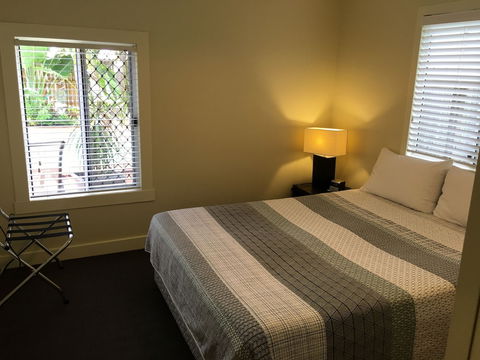 Coconut Palms On The Bay - Hervey Bay Accommodation 2