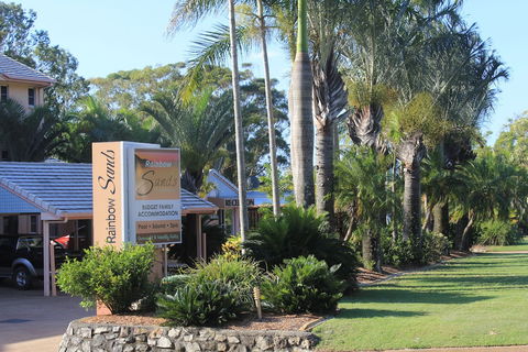 Rainbow Sands Resort - Hervey Bay Accommodation 0