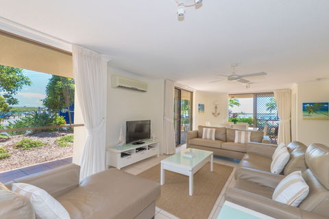 Munna Beach Apartments - Tourism Hervey Bay 0