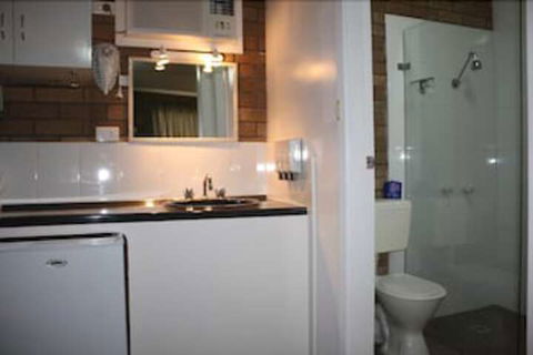 Camellia Motel - Hervey Bay Accommodation 6