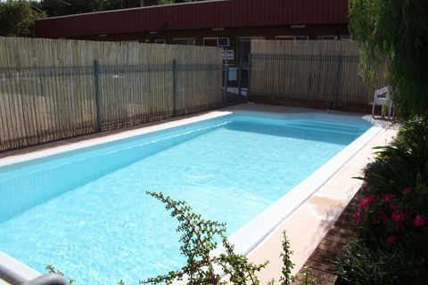 Camellia Motel - Hervey Bay Accommodation 3