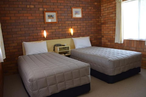 Peter Allen Motor Inn - Hervey Bay Accommodation 3