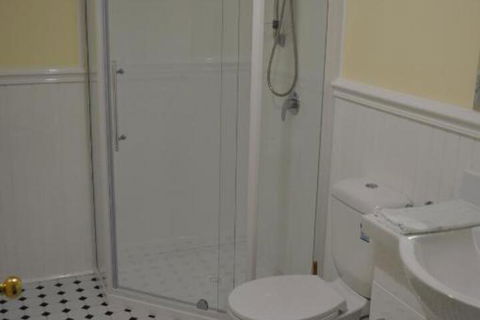 Roslyn House B & B - Tourism Hervey Bay 0