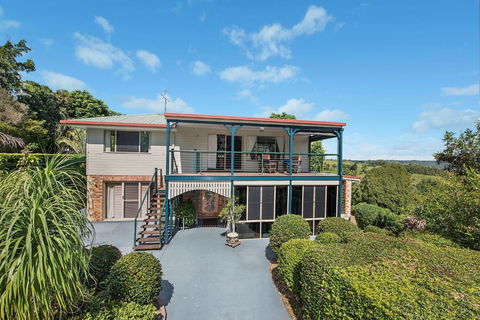 Artisan Spa Views - Hervey Bay Accommodation 3