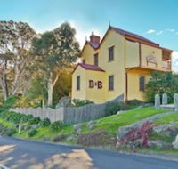 Two Story Bed  Breakfast - Tourism Hervey Bay