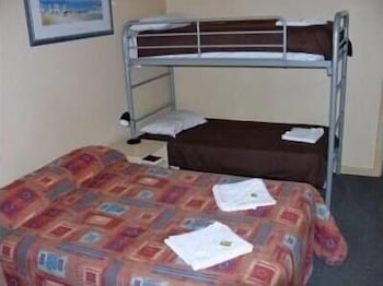 Jurien Bay Hotel - Hervey Bay Accommodation 6