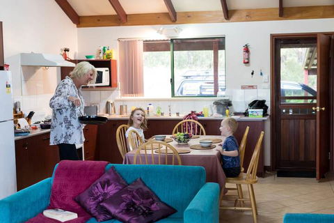 Misty Valley Country Cottages - Hervey Bay Accommodation 4