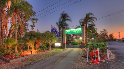 Glenwood Tourist Park & Motel - Hervey Bay Accommodation 5