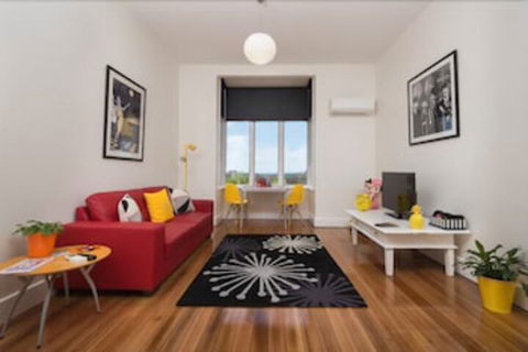 Penguin Waterfront Escape - Hervey Bay Accommodation 7