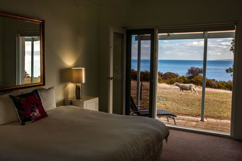 Antechamber Bay Retreats - Hervey Bay Accommodation 4