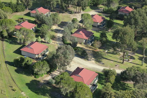 Lakes Entrance Country Cottages - Tourism Hervey Bay 1