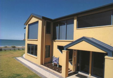 Port Fairy Getaway - Hervey Bay Accommodation 2