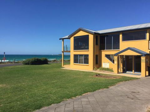Port Fairy Getaway - Hervey Bay Accommodation 4