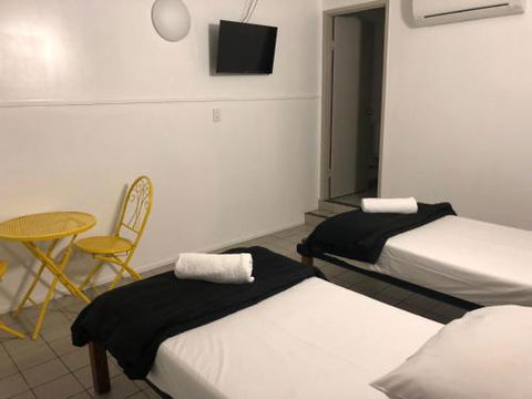 Airlie Waterfront Accommodation - Tourism Hervey Bay 1