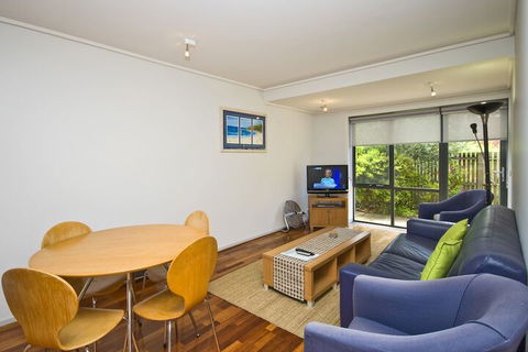 Grand Pacific Hotel - Hervey Bay Accommodation 2