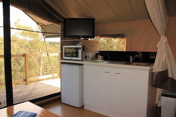 Lorne Bush House Cottages & Eco Retreats - Hervey Bay Accommodation 4