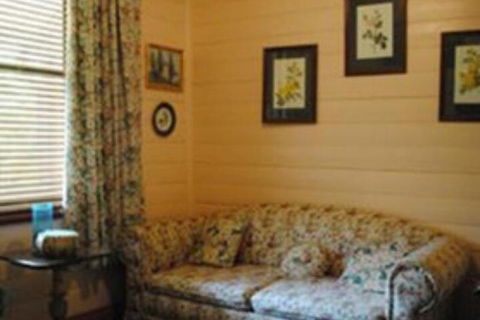 Bygone Beautys Cottages - Tourism Hervey Bay 7