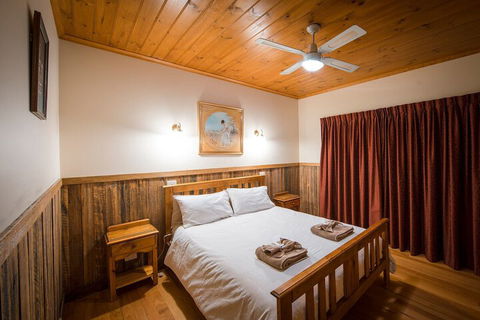 Sanctuary Park Cottages - Hervey Bay Accommodation 6