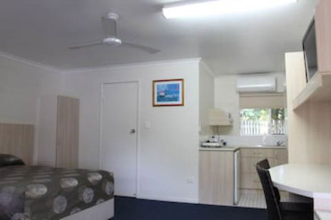 Mango Tree Motel - Tourism Hervey Bay 0