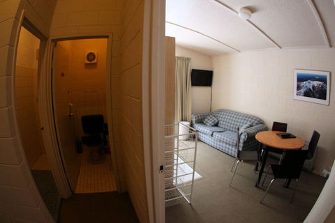 Sugarbush Lodge & Apartments - Hervey Bay Accommodation 3