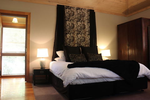 Linden Gardens Rainforest Retreat - Hervey Bay Accommodation 3