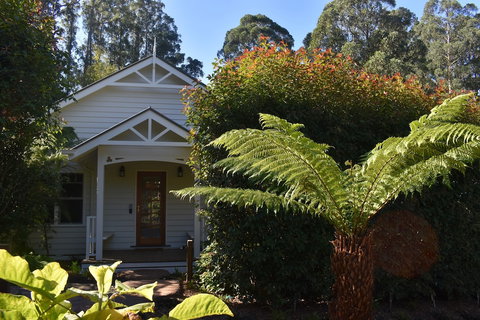 Gatehouse Cottage At Merrow Cottages - Mt Dandenong - Hervey Bay Accommodation 0
