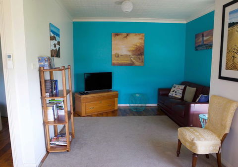 The Spotted Salmon Cottage - Hervey Bay Accommodation 0