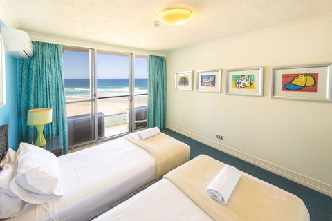 Berkeley On The Beach - Hervey Bay Accommodation 3