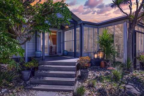Clifftop Boutique Accommodation - Hervey Bay Accommodation 2