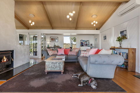 Clifftop Boutique Accommodation - Hervey Bay Accommodation 6