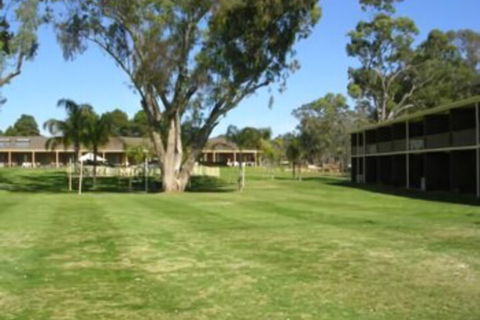 Tocumwal Golf Resort - Hervey Bay Accommodation 0
