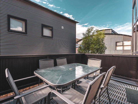 Snow Stream Apartments - Hervey Bay Accommodation 4