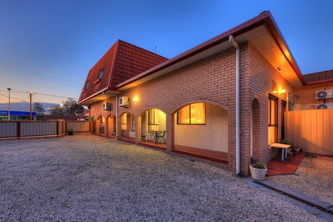 Midlands Motel - Hervey Bay Accommodation 1