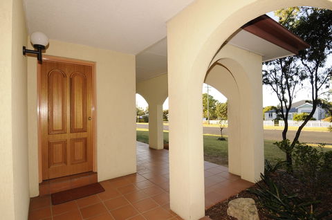 McNevin's Warwick Motel - Hervey Bay Accommodation 3
