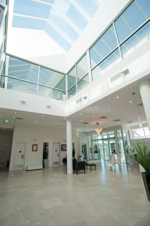 Sfera's Park Suites & Convention Centre - Hervey Bay Accommodation 2