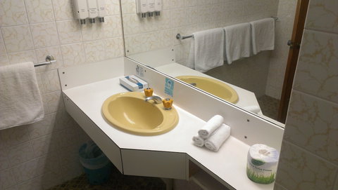Lindy Lodge Motel - Hervey Bay Accommodation 6