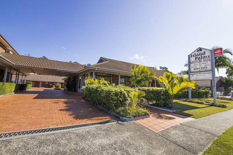 Island Palms Motor Inn - Hervey Bay Accommodation 1