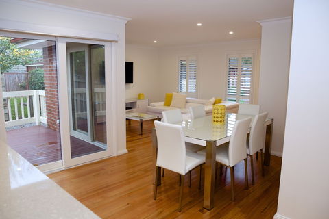 Yarra Glen Racecourse Apartments - Tourism Hervey Bay 5