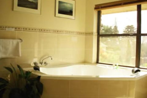 Bathurst Heights B&B - Hervey Bay Accommodation 6