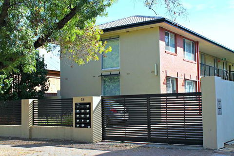 Adelaide DressCircle Apartments Childers Street - Tourism Hervey Bay 1