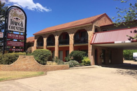 Idlewilde Town & Country Motor Inn - Tourism Hervey Bay 0